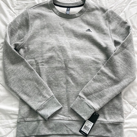 adidas Tops - ✰ NWT Adidas crewneck ✰